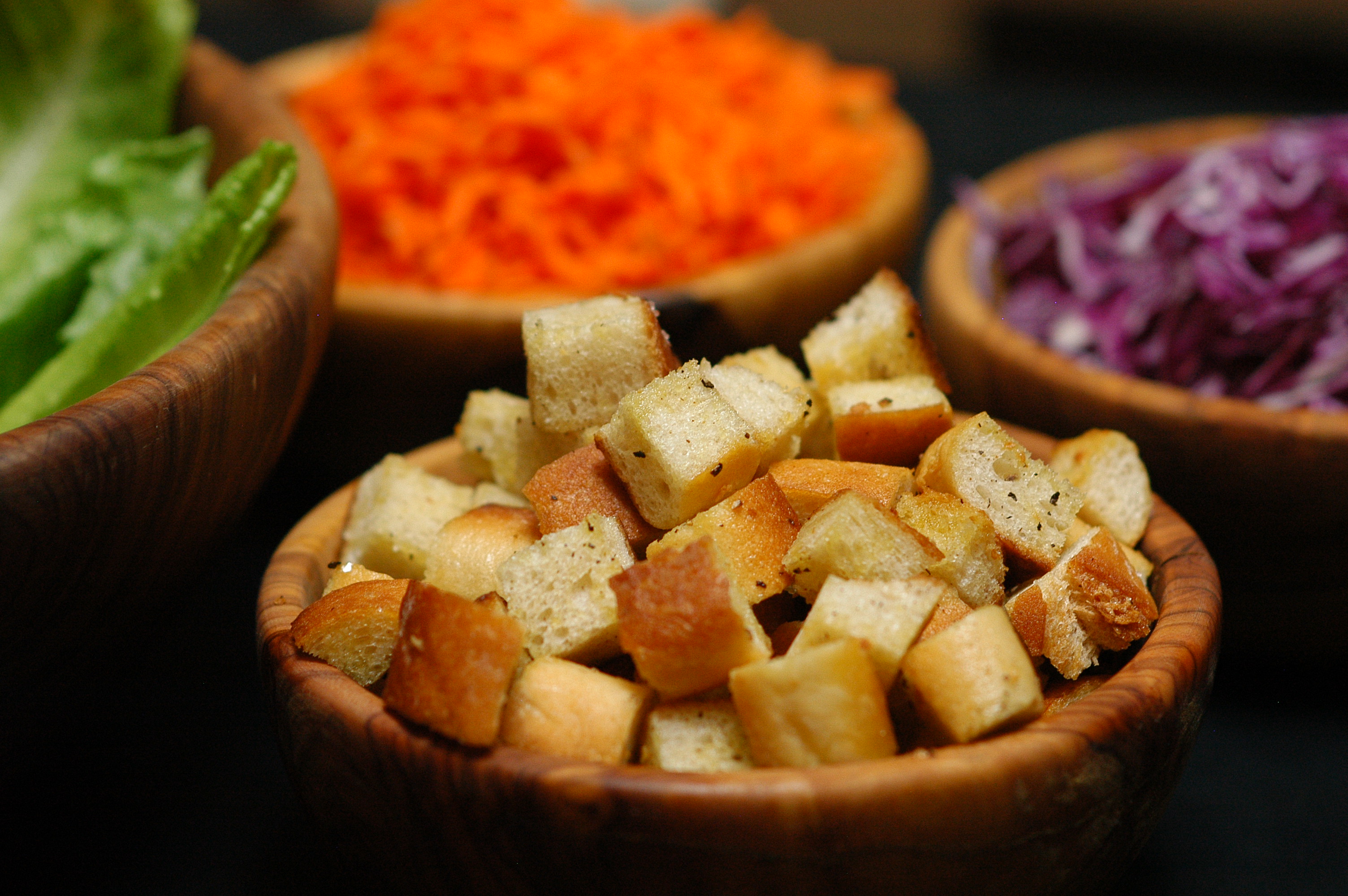 Croutons – Top Salads with Butane or Bread?