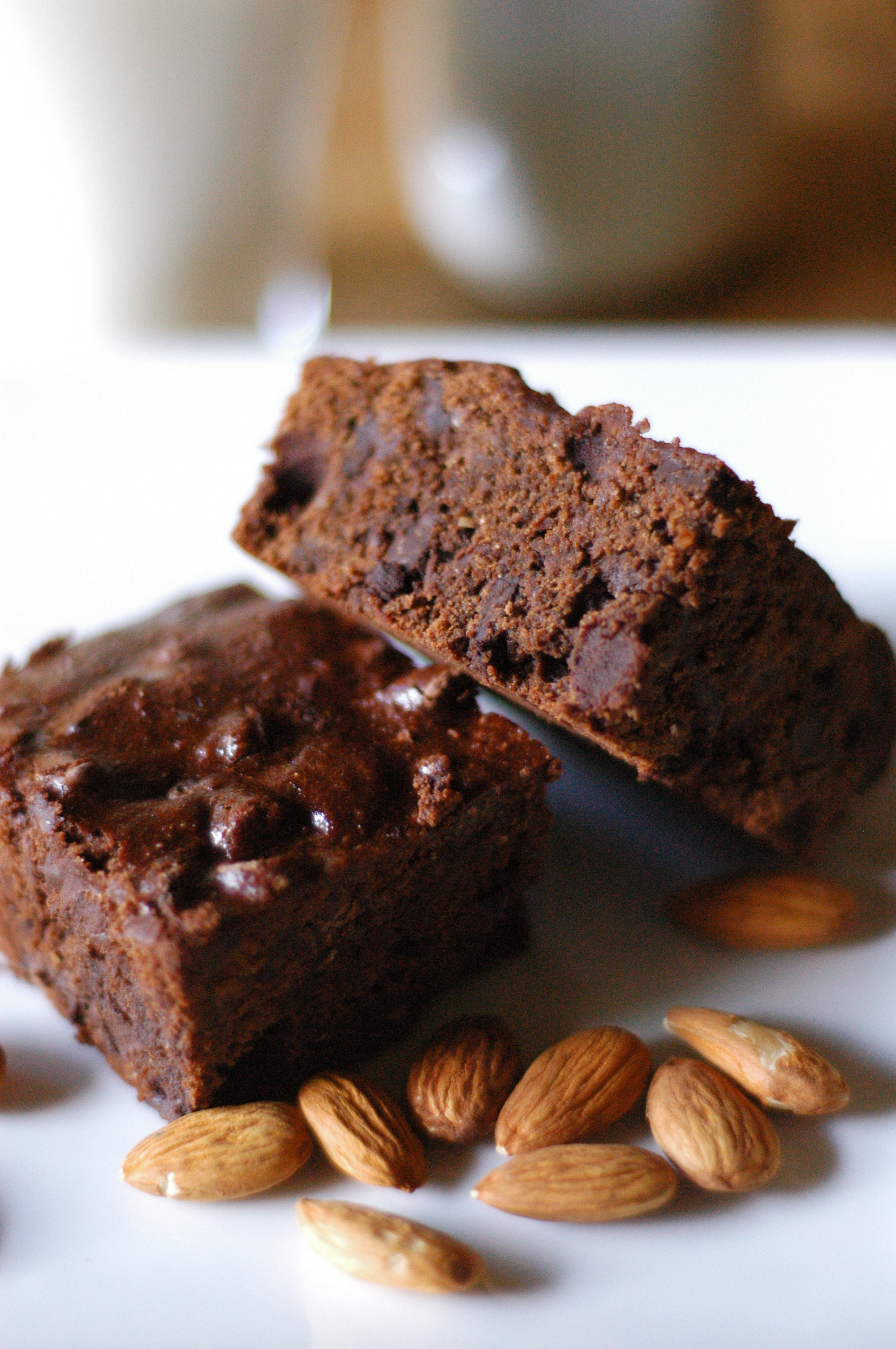 Dark Chocolate Fudge-Almond Brownies & Giveaway